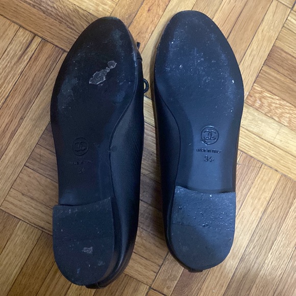 Like new Chanel Ballet flats- authentic!! - Picture 2 of 5